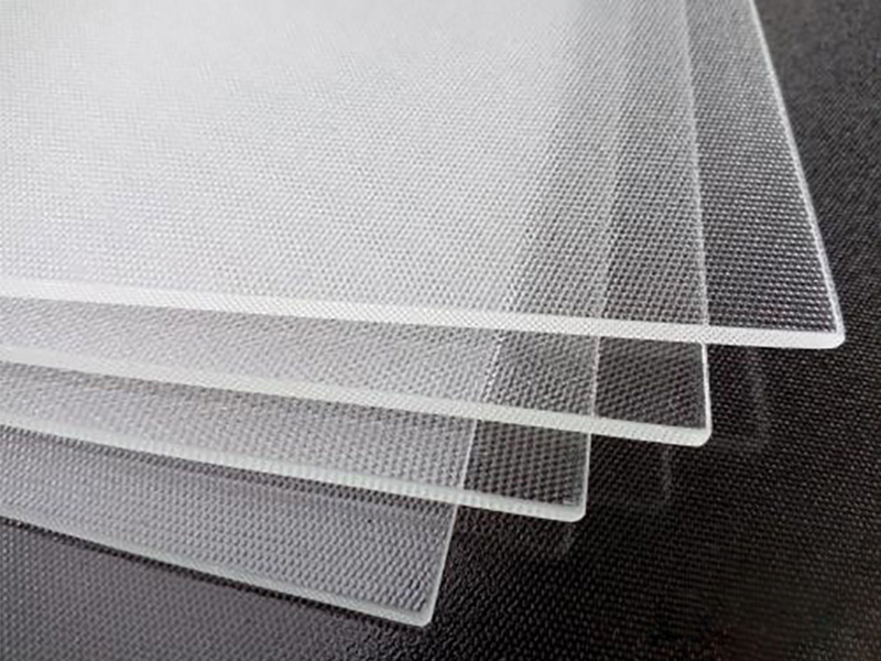 全球光伏市場景氣向上，助力玻璃龍頭穩(wěn)健增長！